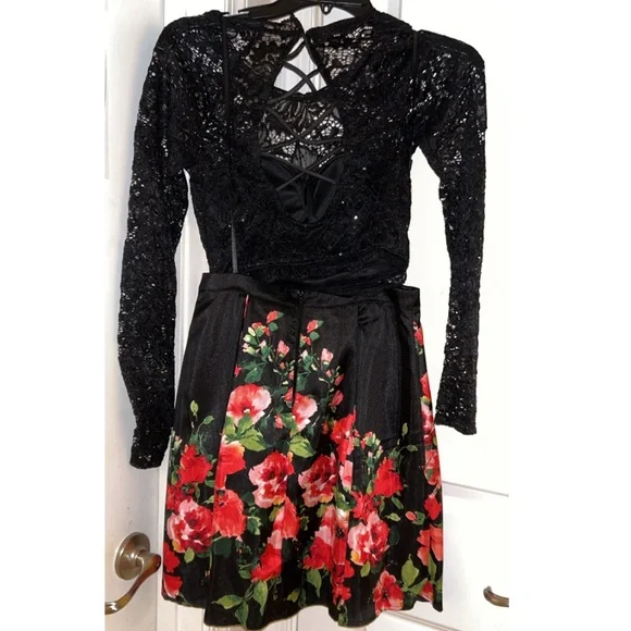 NWT Sequin Hearts 2 Piece Set - Picture 9 of 9